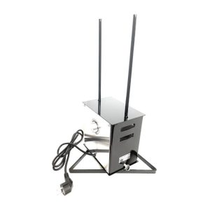 Laterale del girarrosto elettrico Gigante prodotto da Allegri Girarrosti. Struttura metallica di forma rettangolare nera e argento con due antenne nere e cavo. Al centro della struttura manopola per regolare la velocità.